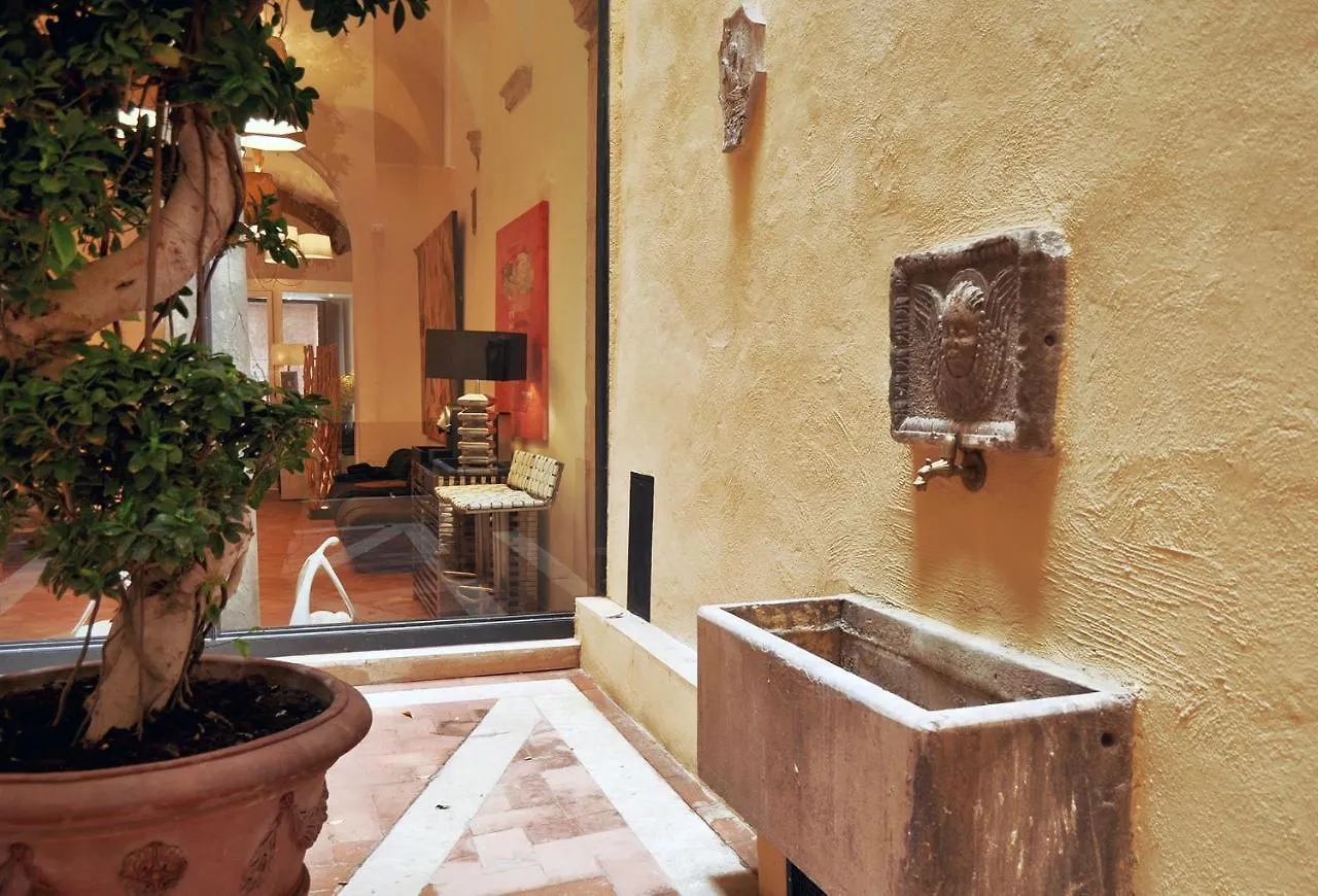 Navona Luxury Apartments Rome 2*,