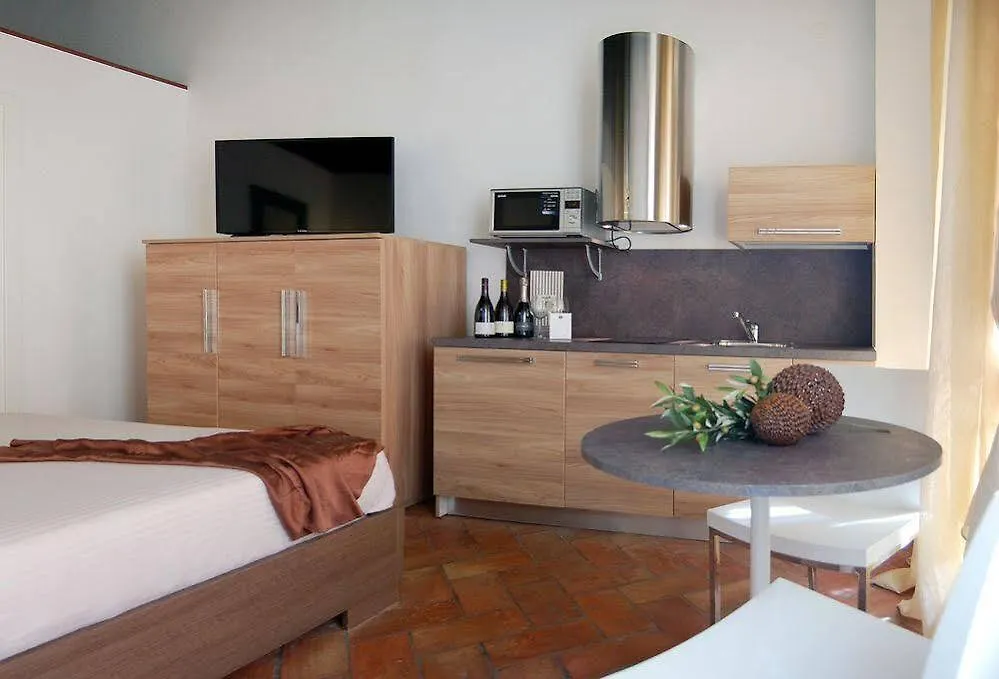 Navona Luxury Apartments Rome 2*,